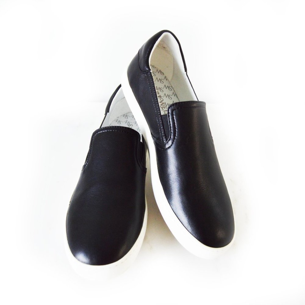 Stuart Weitzman Daryl Leather Slip-On Sneaker. Size 8.5 (EU 39)